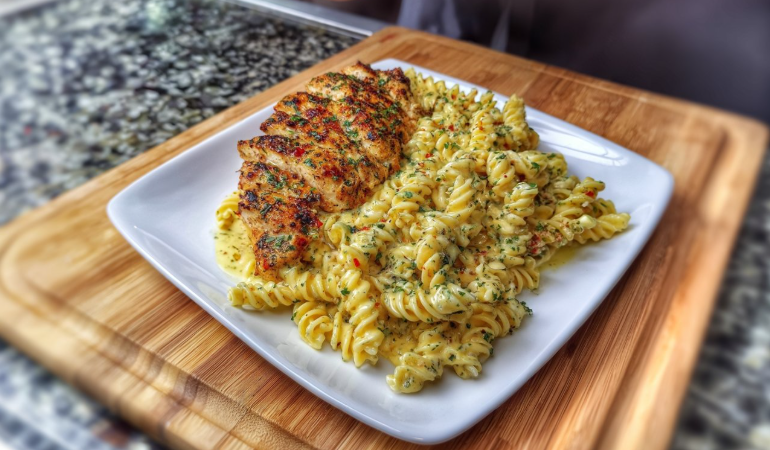 Creamy Garlic Parmesan Chicken Pasta